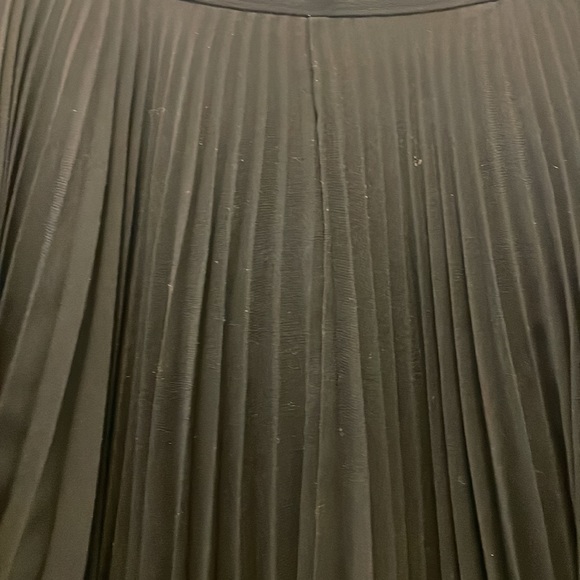 Wilfred fully lined pleated mini skirt - Picture 2 of 5